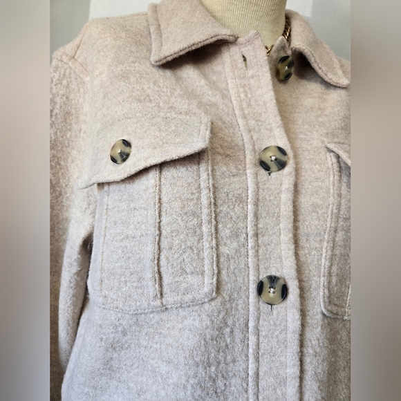 HUNTER 100% Merino Wool Beige Button Up Jacket. Size Medium - Picture 3 of 14